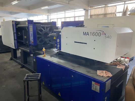 2. Servo Motor PP Maszyna do formowania z rozdmuchiwaniem z rozciąganiem 160Ton Maszyna do formowania wtryskowego